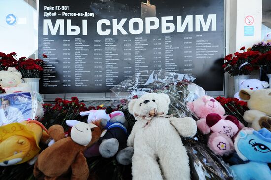 Boeing-737-800 passenger jet crashes in Rostov-on-Don airport