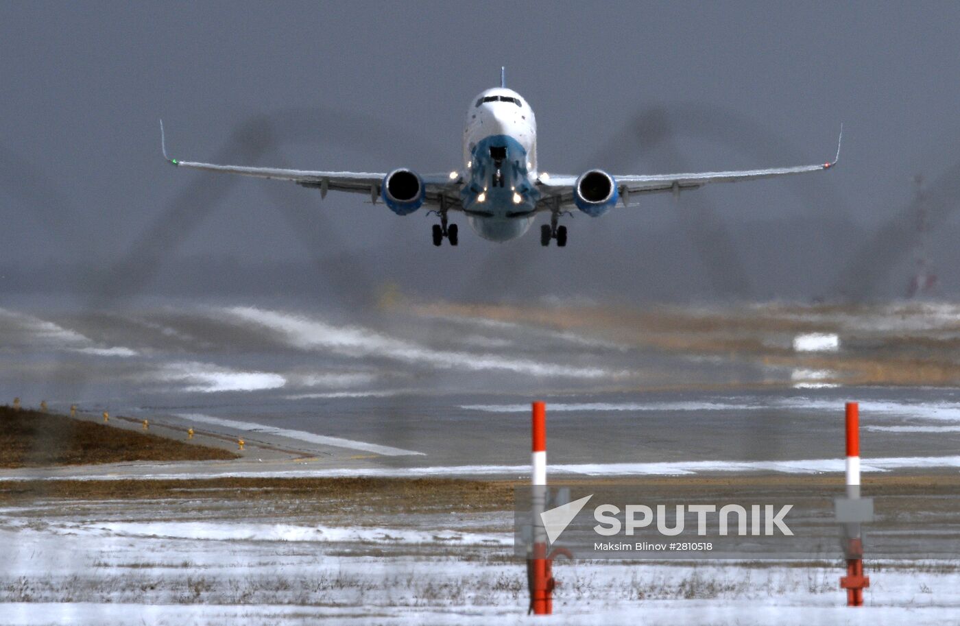 FlyDubai's Boeing 737-800 lands at Vnukovo Airport