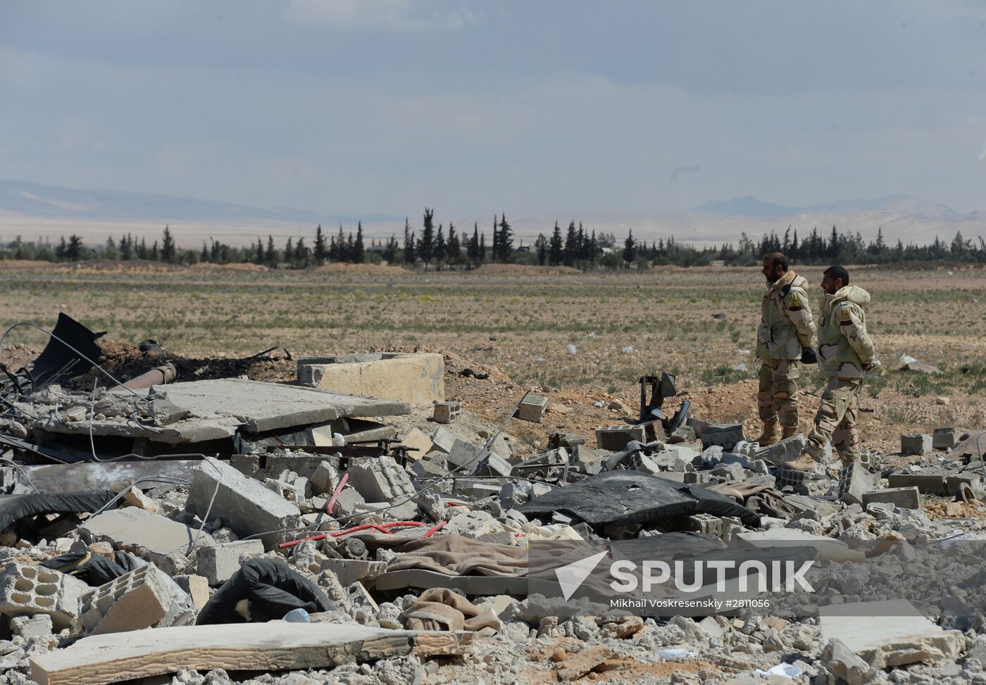 Syrian army and militia units at approaches to Palmyra