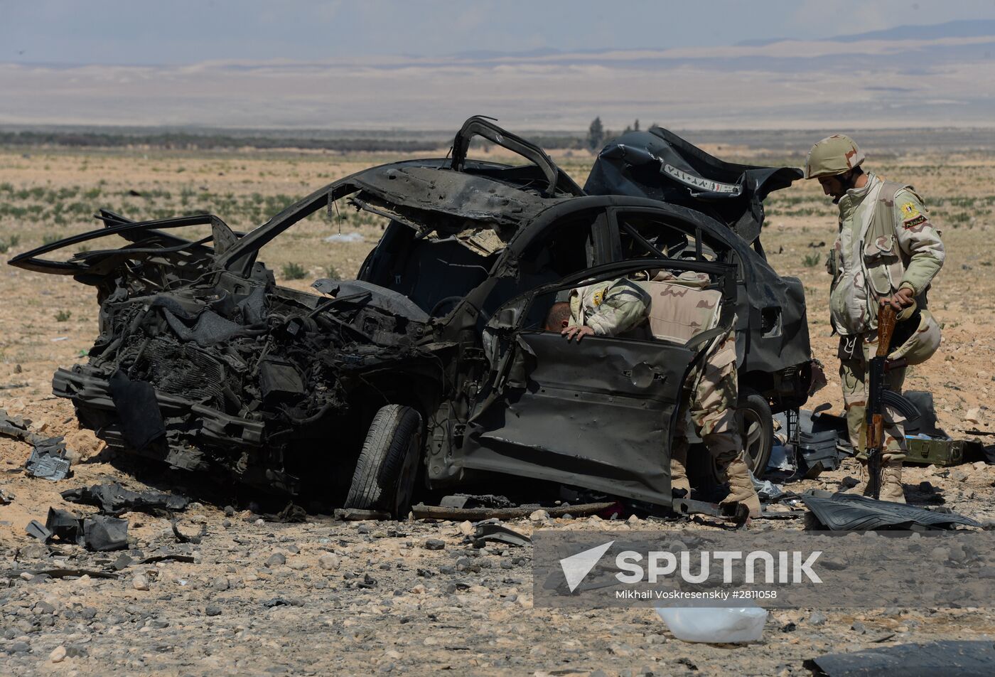 Syrian army and militia units at approaches to Palmyra