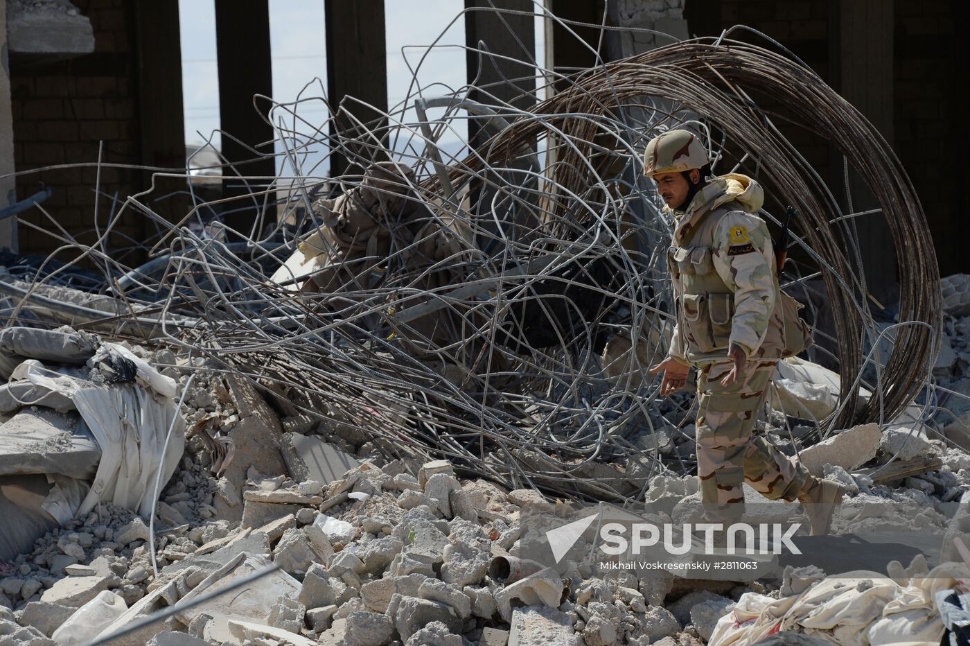 Syrian army and militia units at approaches to Palmyra