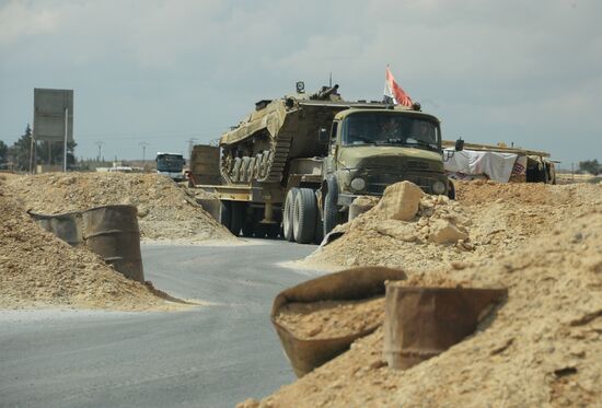 Syrian army and militia units at approaches to Palmyra