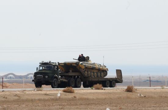 Syrian army and militia units at approaches to Palmyra