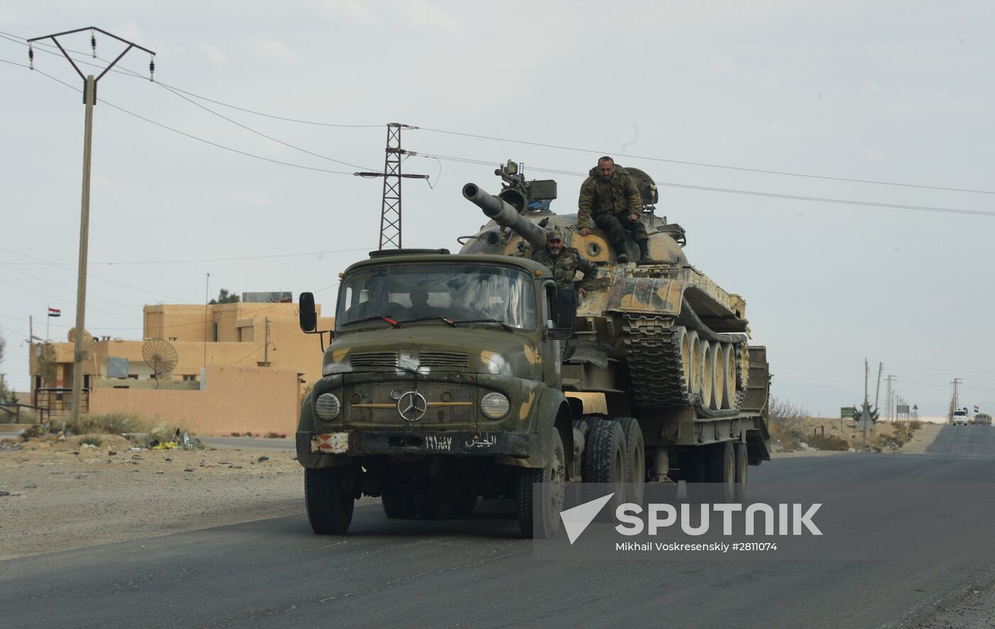 Syrian army and militia units at approaches to Palmyra