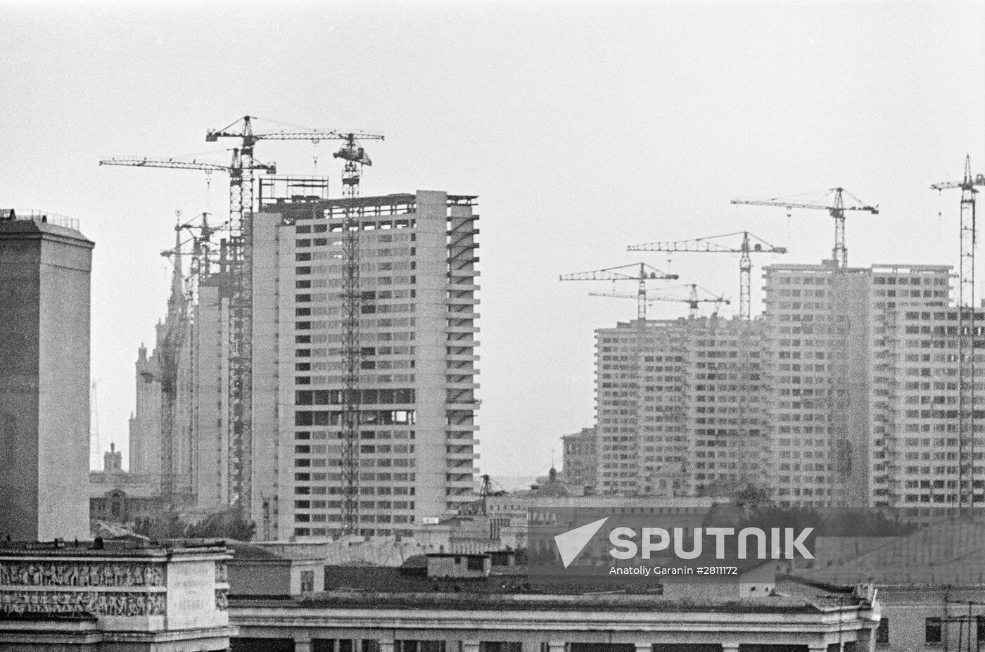 Construction works on Prospekt Kalinina