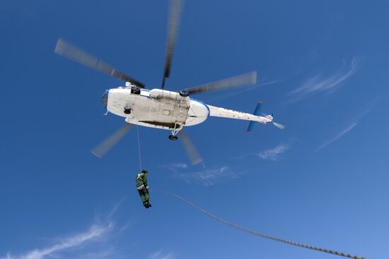 Smokejumpers train in the Novosibirsk Region