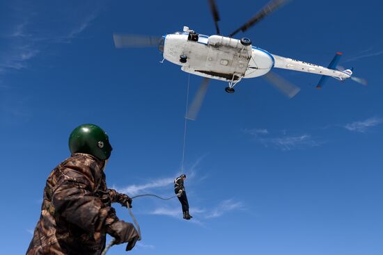 Smokejumpers train in the Novosibirsk Region