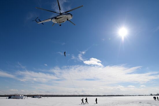 Smokejumpers train in the Novosibirsk Region