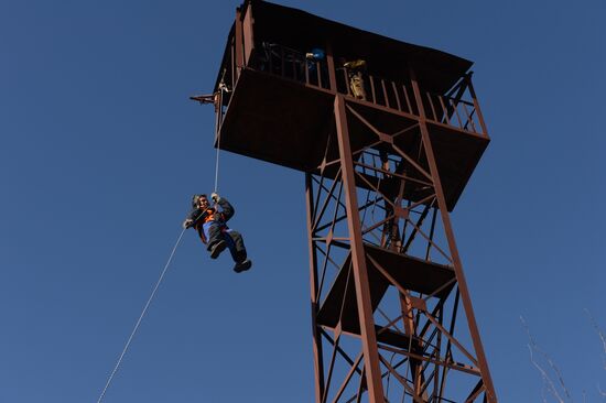 Smokejumpers train in the Novosibirsk Region