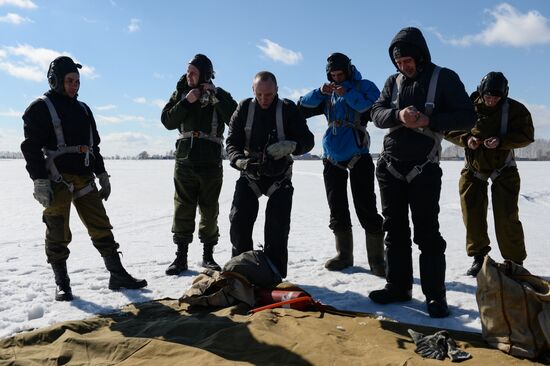 Smokejumpers train in the Novosibirsk Region