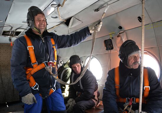 Smokejumpers train in the Novosibirsk Region
