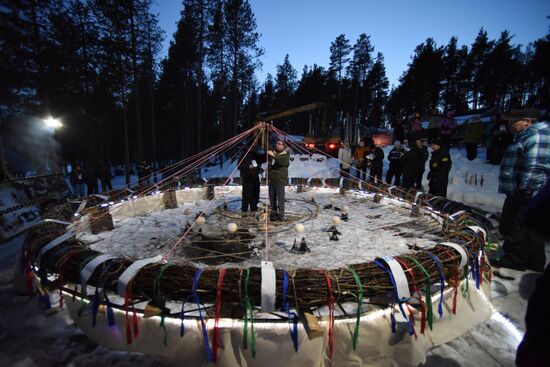 Making the world's largest dreamcatcher