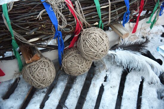 Making the world's largest dreamcatcher