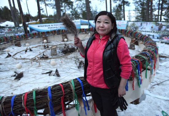 Making the world's largest dreamcatcher