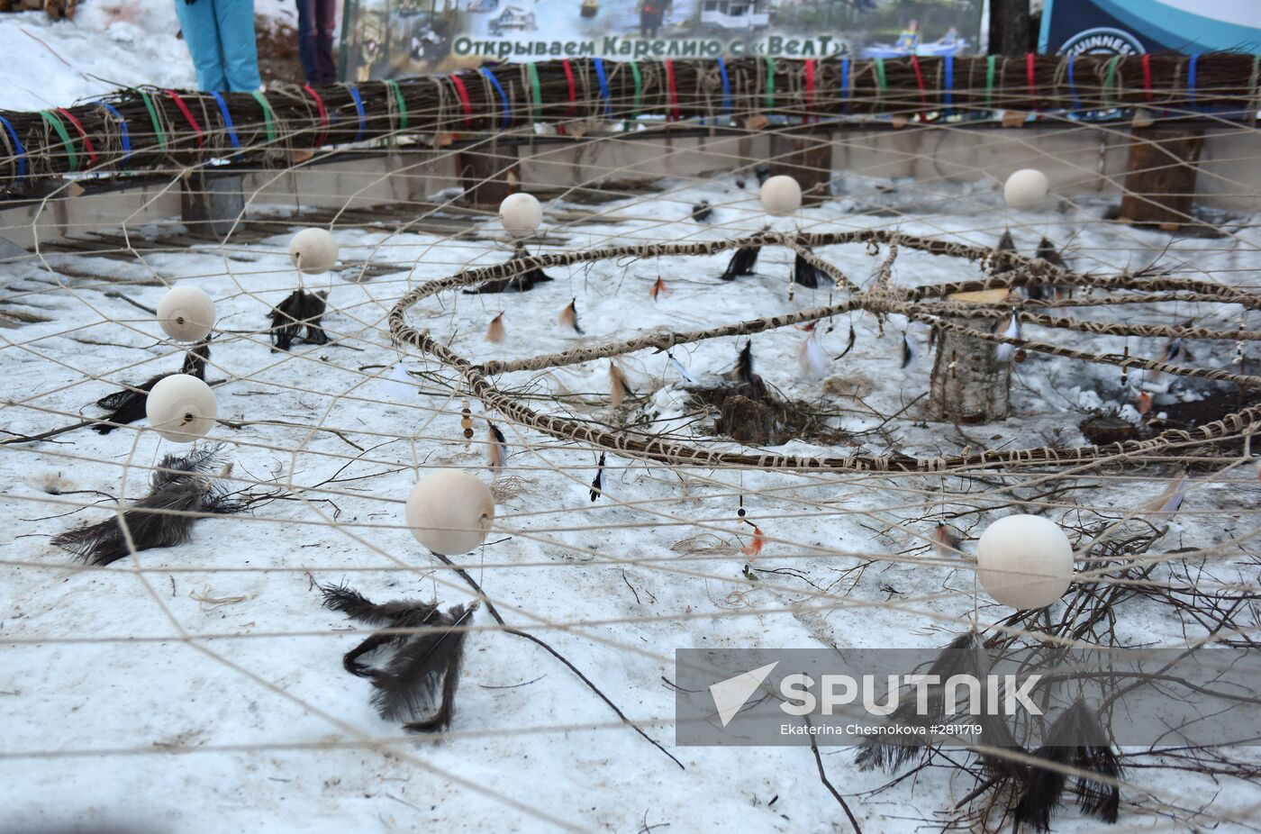 Making the world's largest dreamcatcher