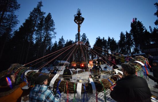 Making the world's largest dreamcatcher