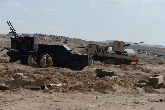 Syrian army and self-defense forces approach Palmyra