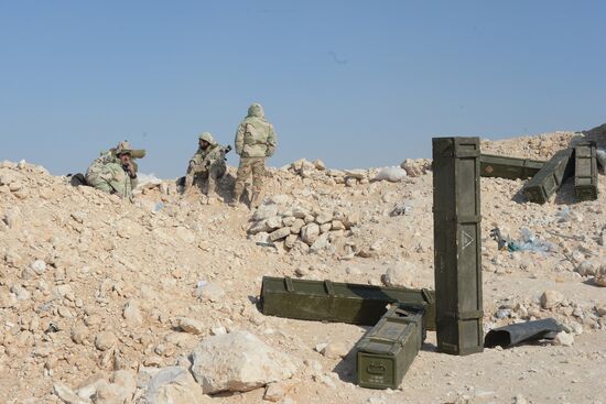 Syrian army and self-defense forces approach Palmyra