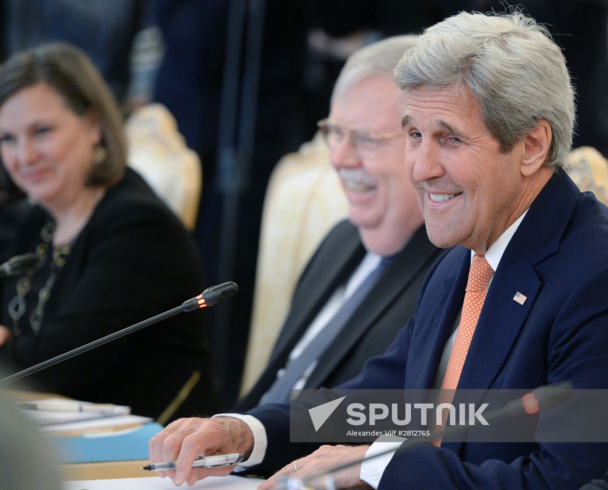 Russian Foreign Minister Sergei Lavrov meets with US Secretary of State John Kerry