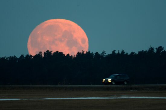 Super moon in the Moscow Region