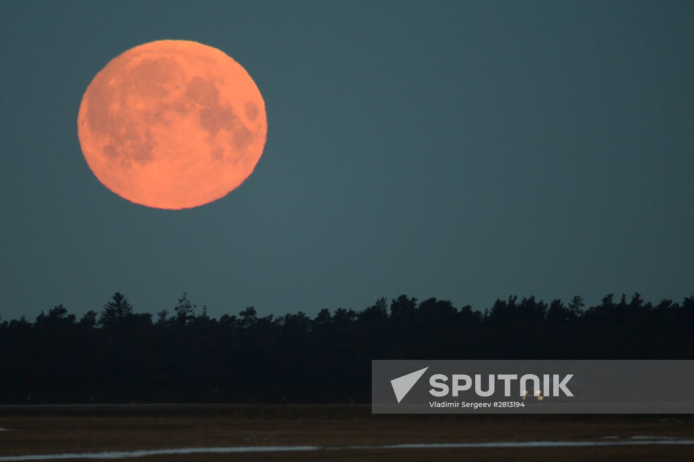 Full moon in Moscow Region