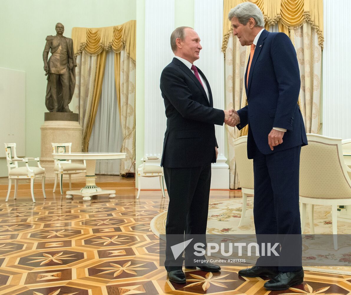 President Putin meets with US Secretary of State John Kerry