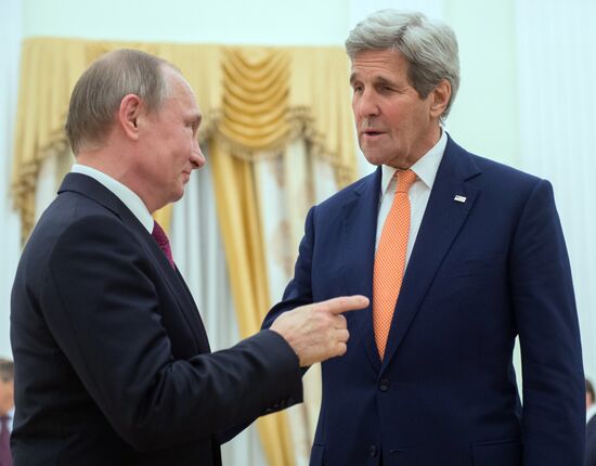 President Putin meets with US Secretary of State John Kerry