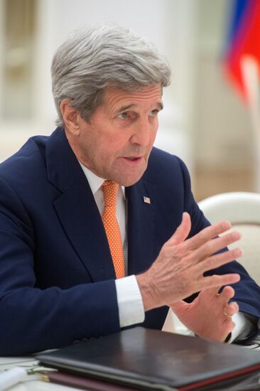 President Putin meets with US Secretary of State John Kerry