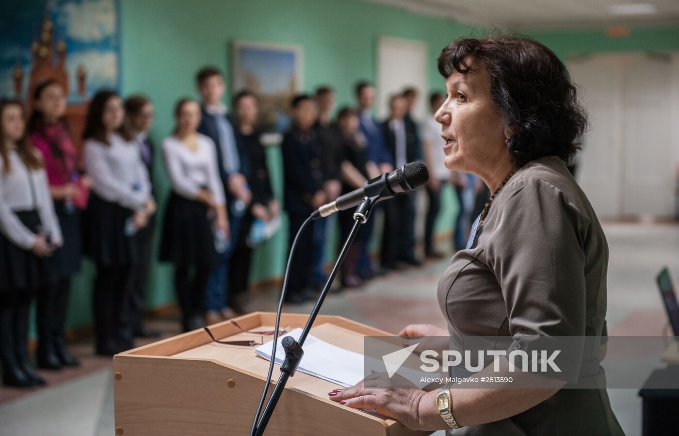 School-leavers take their Unified State Exam in Russian early