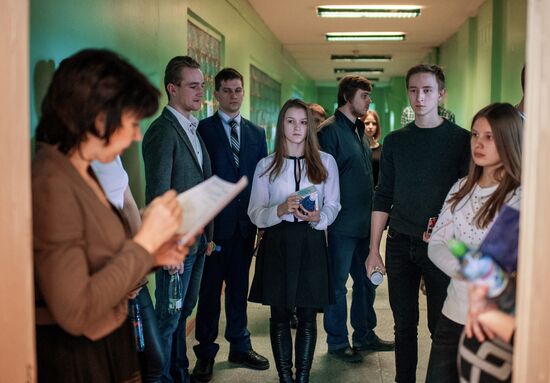 School-leavers take their Unified State Exam in Russian early