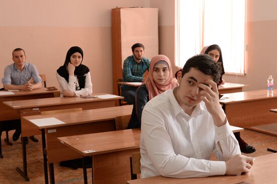 School-leavers take their Unified State Exam in Russian early