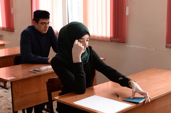 School-leavers take their Unified State Exam in Russian early