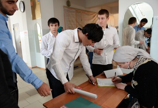 School-leavers take their Unified State Exam in Russian early