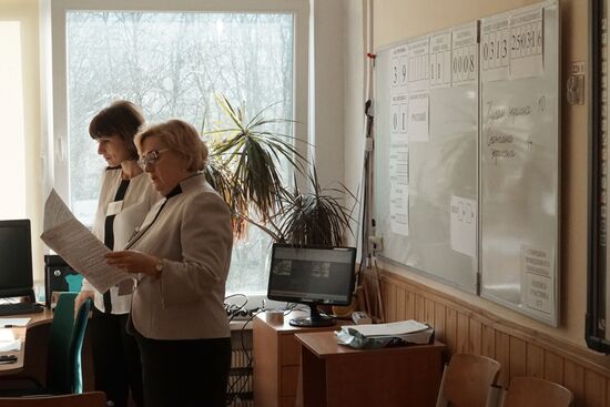 School-leavers take their Unified State Exam in Russian early