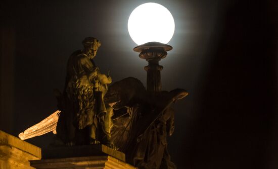 Full moon in Moscow and St. Petersburg