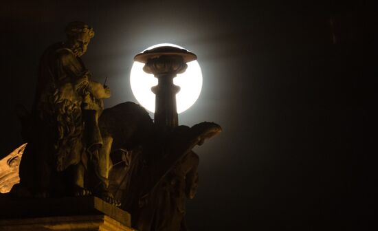Full moon in Moscow and St. Petersburg