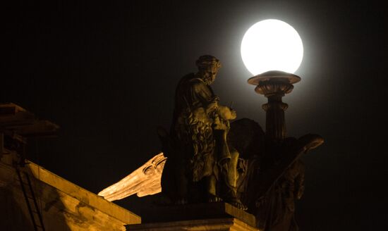Full moon in Moscow and St. Petersburg