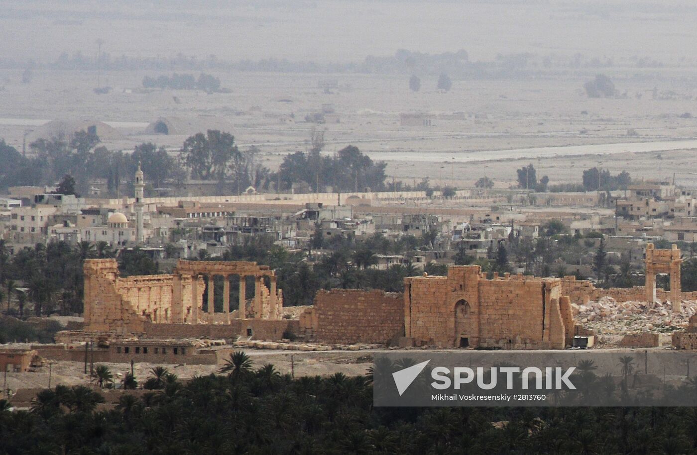 Syrian army and militias fight for Palmyra