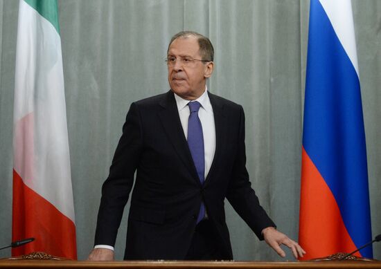 Russian Foreign Minister Lavrov meets Italian FM Gentilone