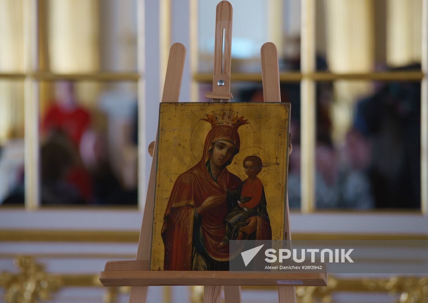 Icon of the Mother of God "Quick to Hearken" return ceremony