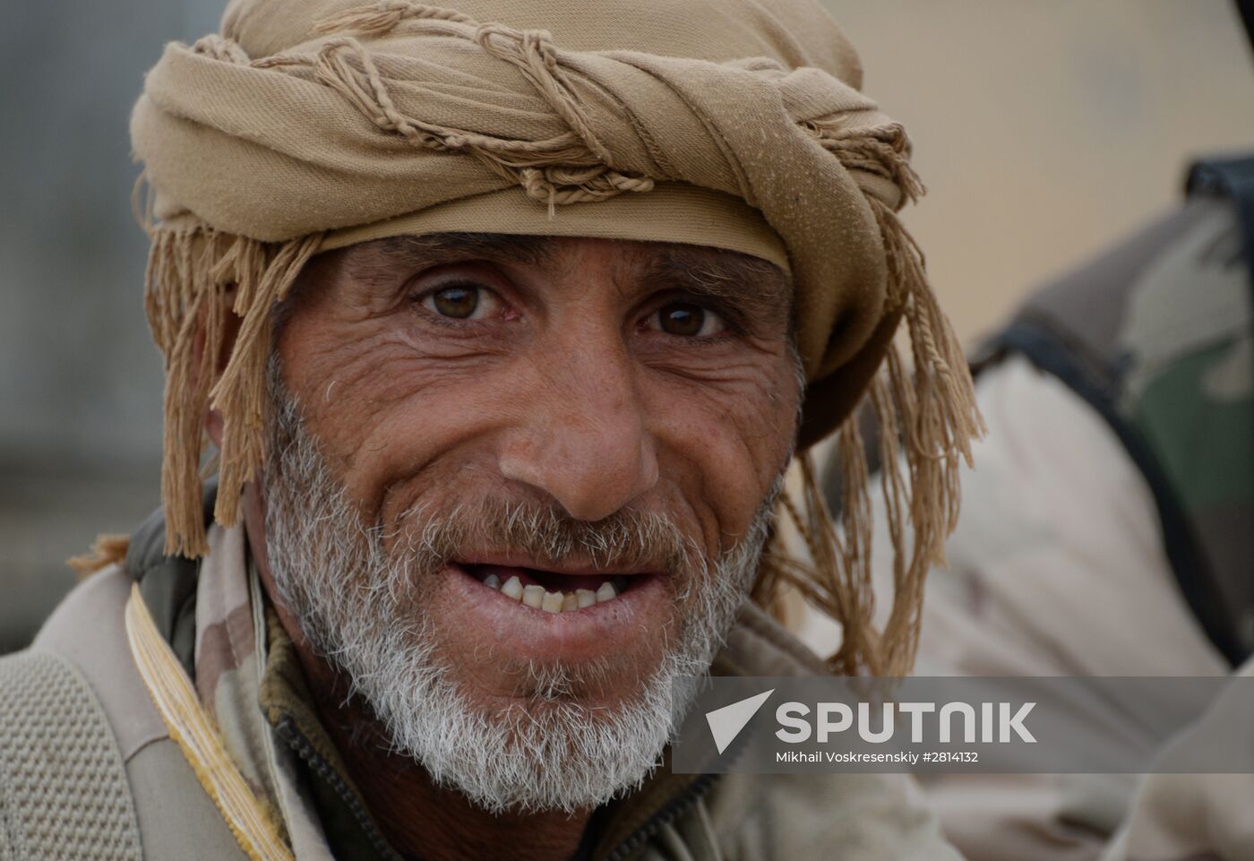 Syrian government army and militia fight for Palmyra