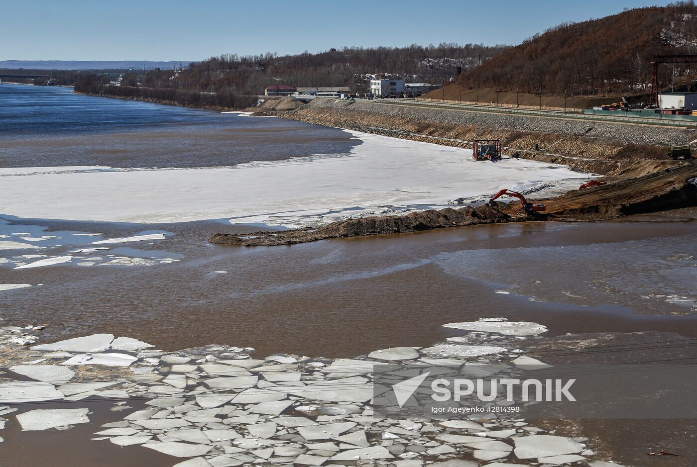 Nizhne-Bureyskaya hydro power plant in Amur Region