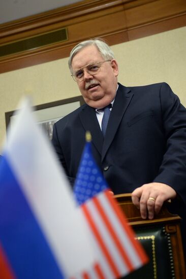 Russian Economic Development Minister Aleksei Ulyukaev meets with US Ambassador John Tefft