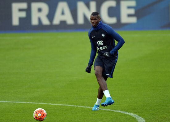French national football team holds training session