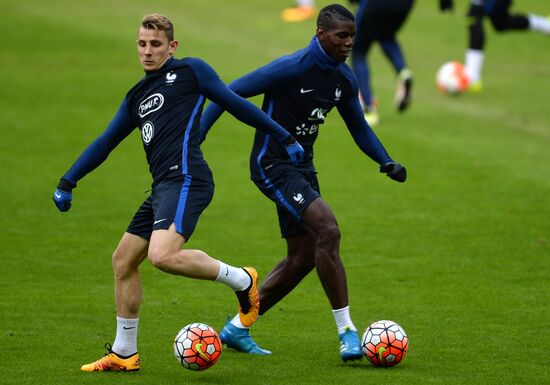 French national football team holds training session