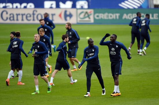 French national football team holds training session