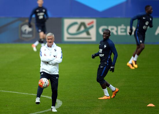 French national football team holds training session