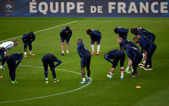 French national football team holds training session