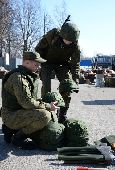 Combat engineers of the Russian Defense Ministry prepare to leave for Syria's Palmyra