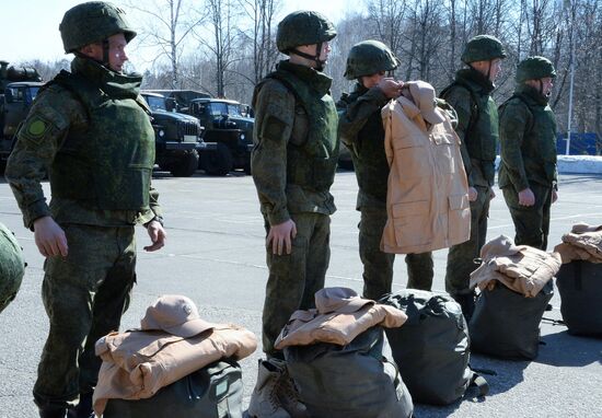 Combat engineers of the Russian Defense Ministry prepare to leave for Syria's Palmyra